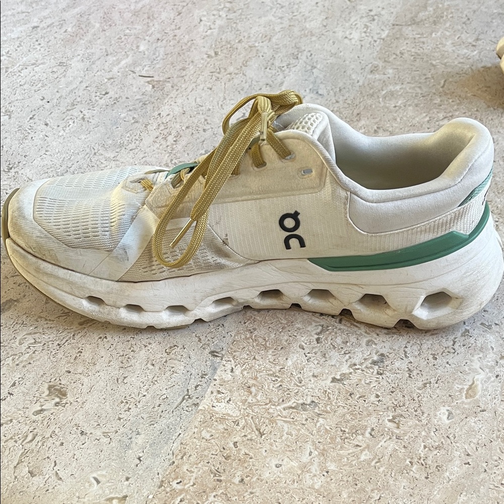 On Cloud Sneakers in White and Green - Picture 4 of 10